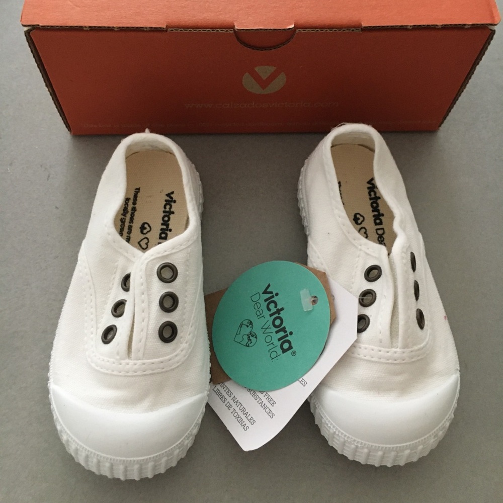 NWT Victoria elastic sneakers